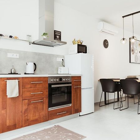 פץ' Major11 Apartman - Zsolnay Negyed מראה חיצוני תמונה