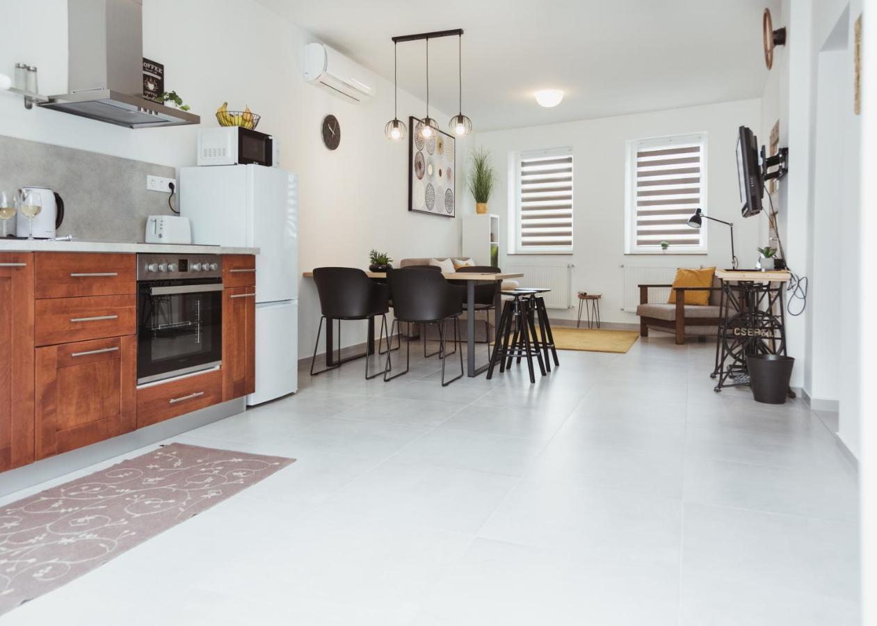 פץ' Major11 Apartman - Zsolnay Negyed מראה חיצוני תמונה
