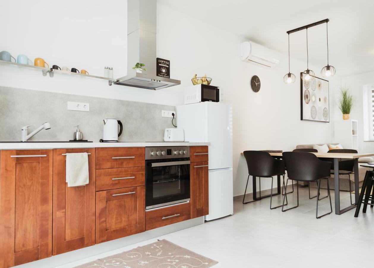 פץ' Major11 Apartman - Zsolnay Negyed מראה חיצוני תמונה