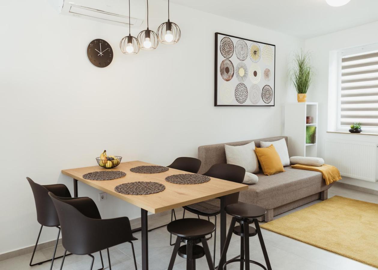 פץ' Major11 Apartman - Zsolnay Negyed מראה חיצוני תמונה